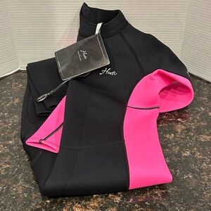 NWT Herto Youth Size 14 Black and Pink Wetsuit